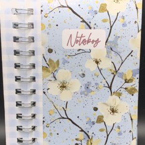 Notesbog med halvskjult wireryg